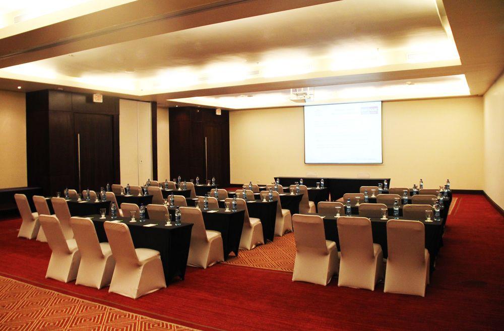 Courtyard By Marriott Multiplaza Mall 4*