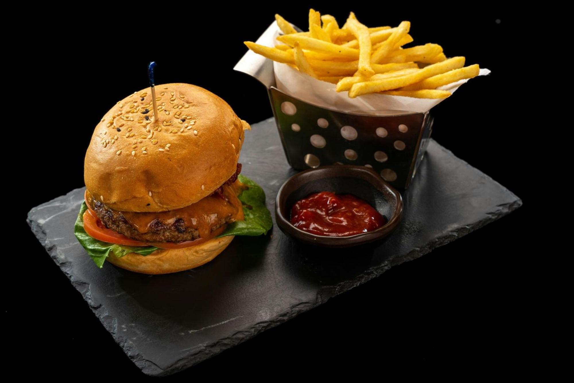 Courtyard By Marriott Multiplaza Mall