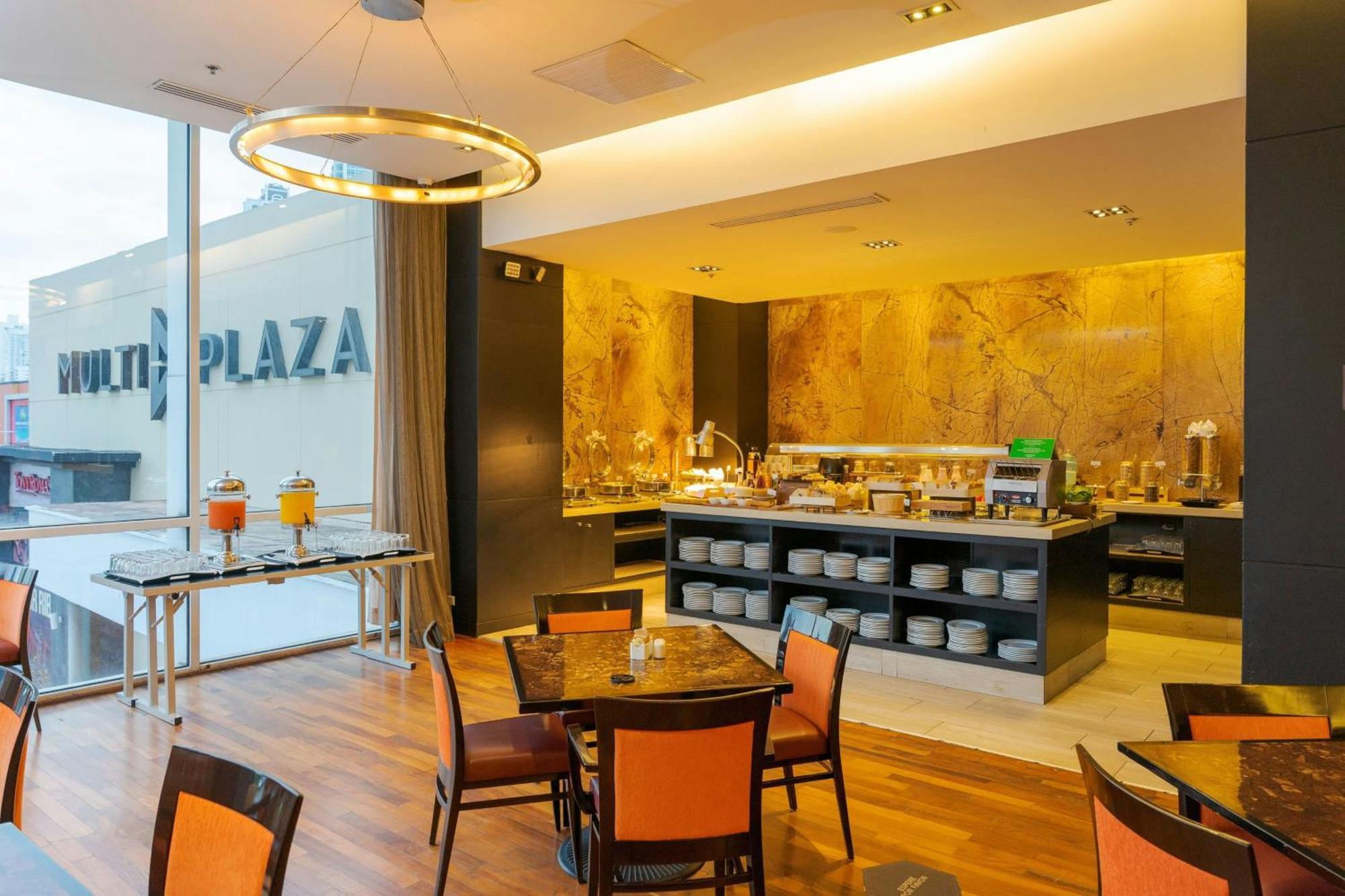 Courtyard By Marriott Multiplaza Mall 4*