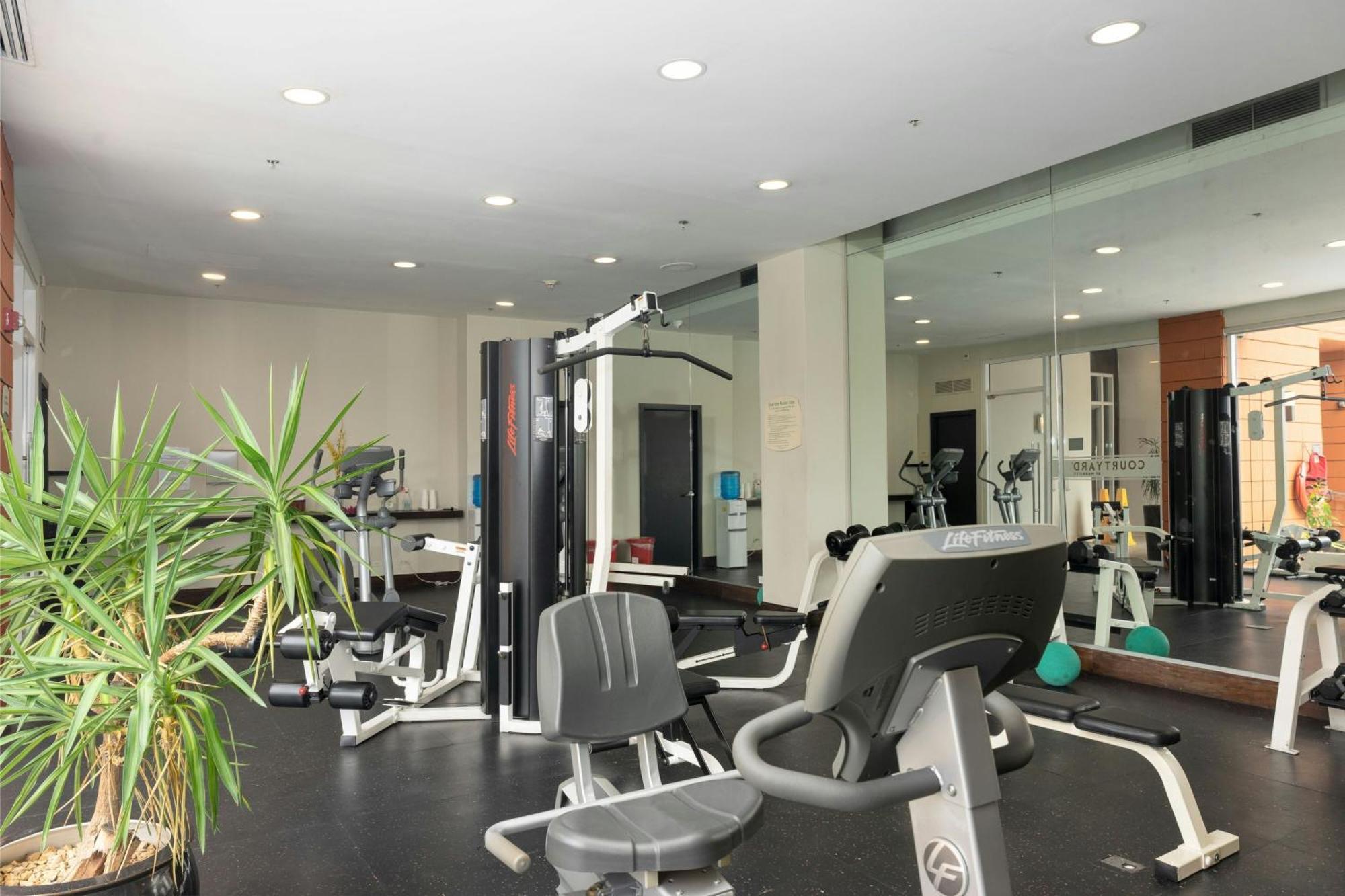 Courtyard By Marriott Multiplaza Mall