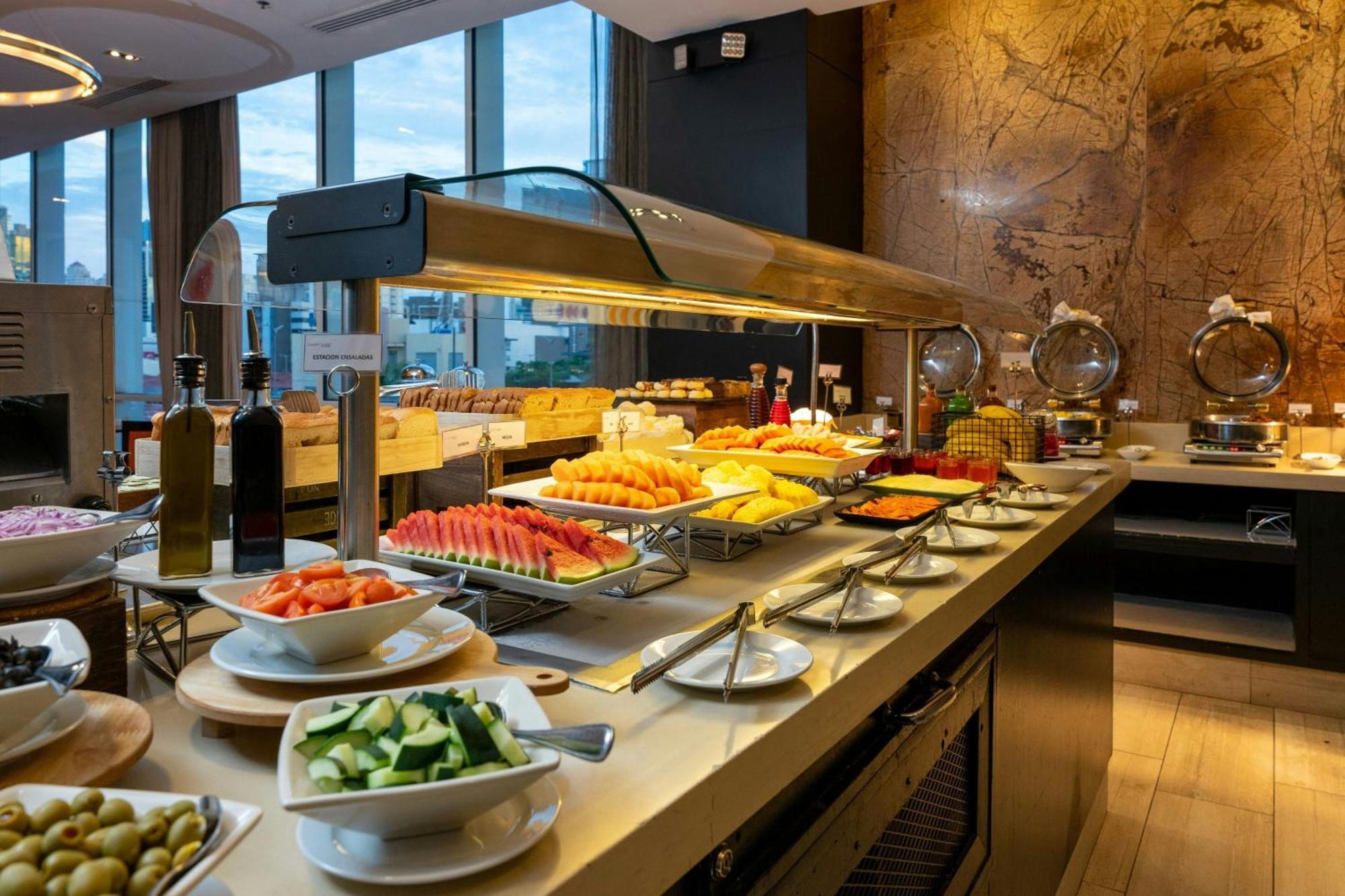 Hotel Courtyard By Marriott Multiplaza Mall 4*