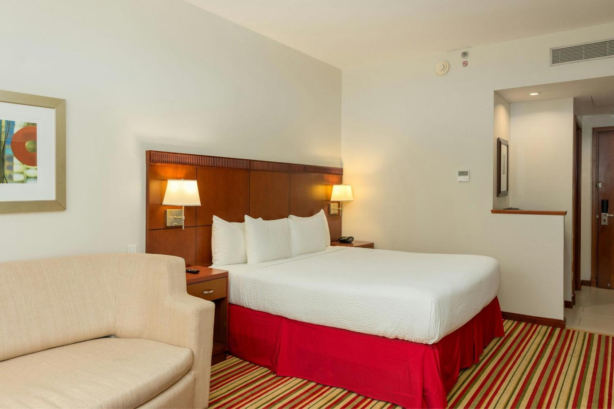 Courtyard By Marriott Multiplaza Mall 4* Cidade do Panamá