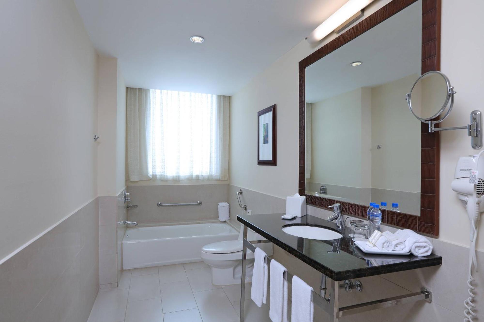 Courtyard By Marriott Multiplaza Mall