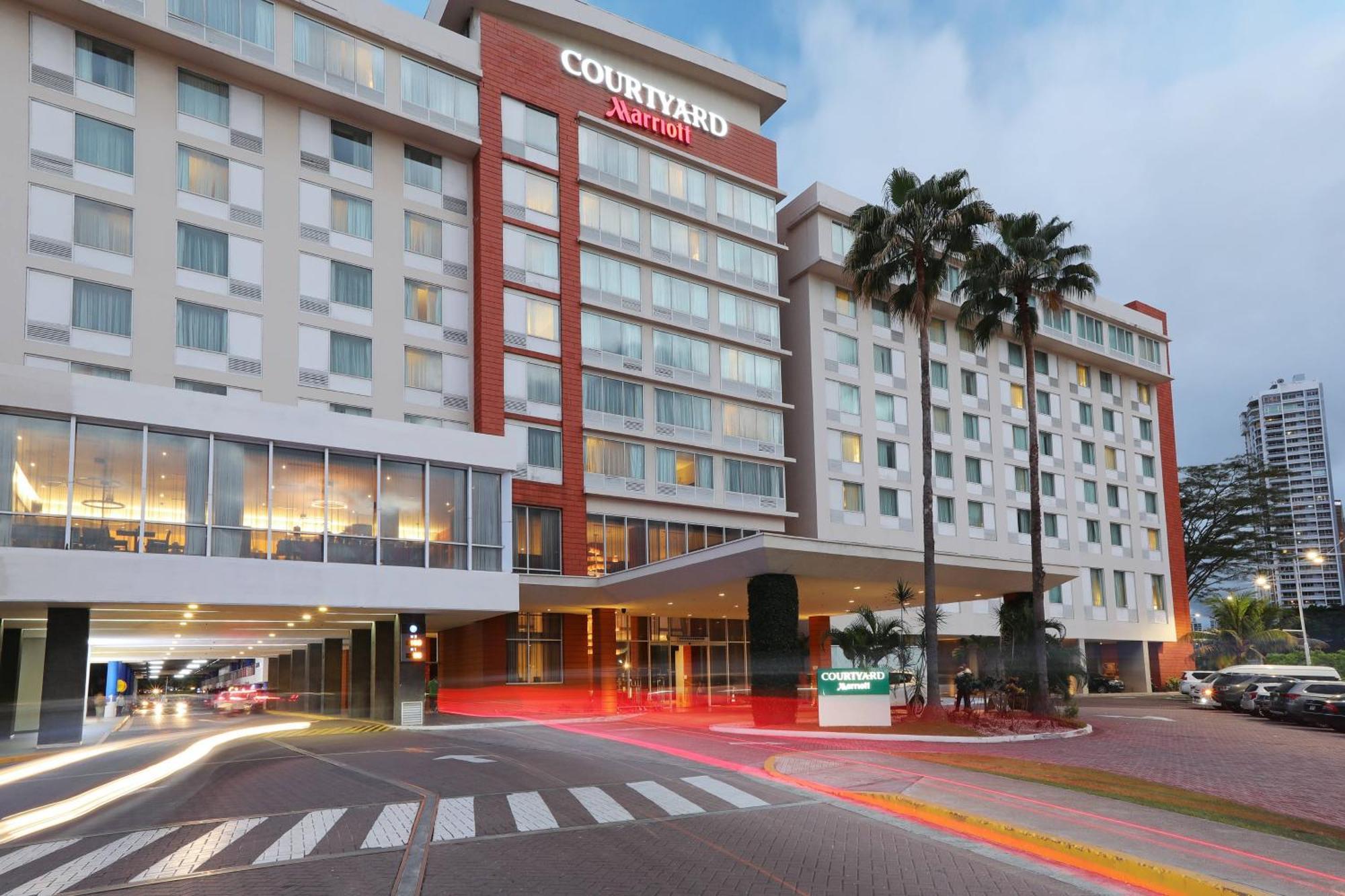Courtyard By Marriott Multiplaza Mall 4*