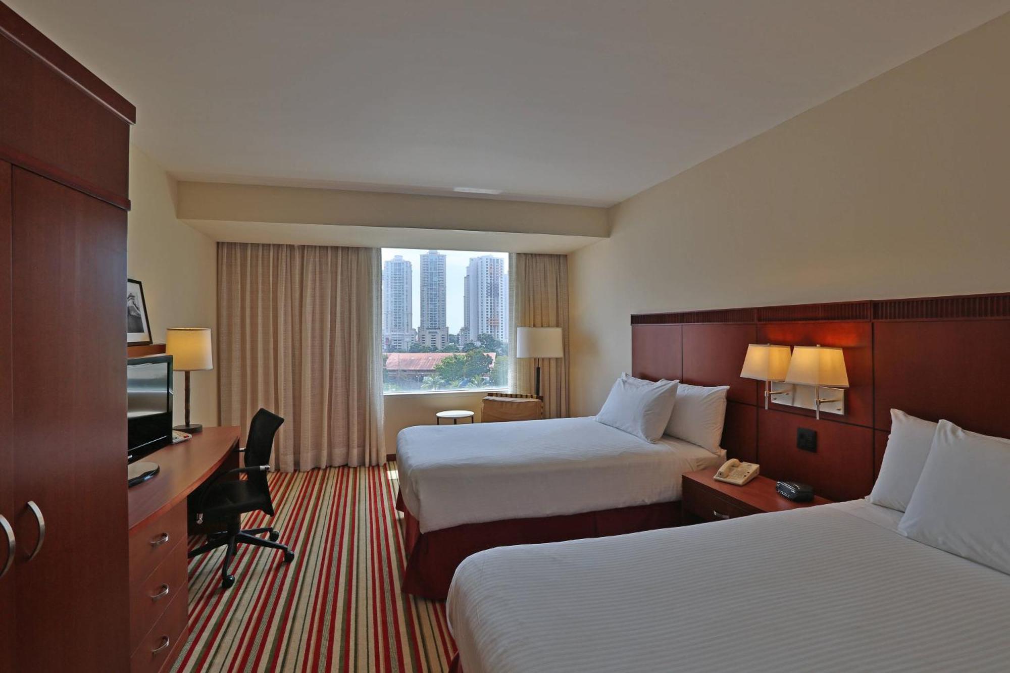 Hotel Courtyard By Marriott Multiplaza Mall
