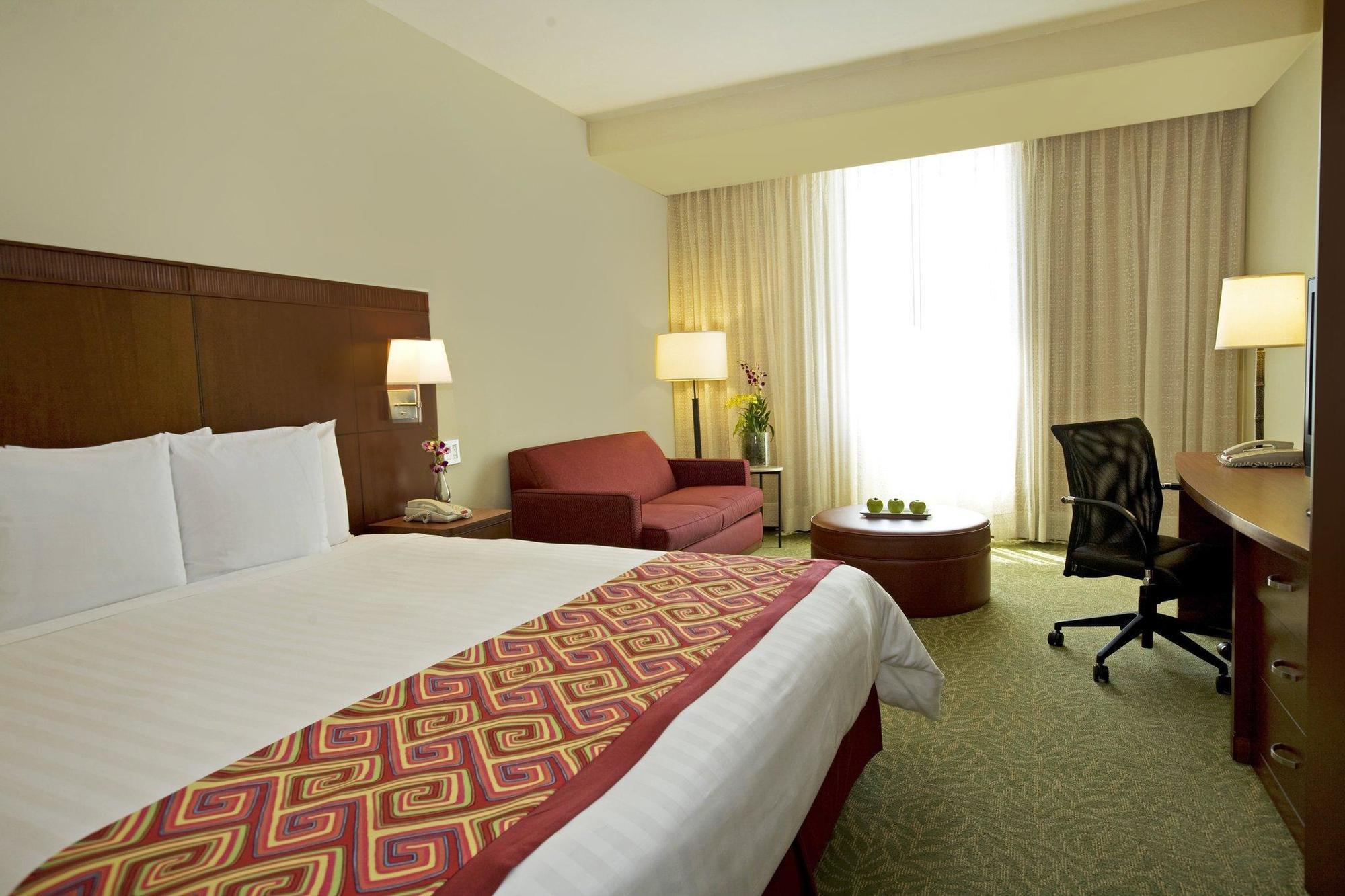 Courtyard By Marriott Multiplaza Mall Hotel