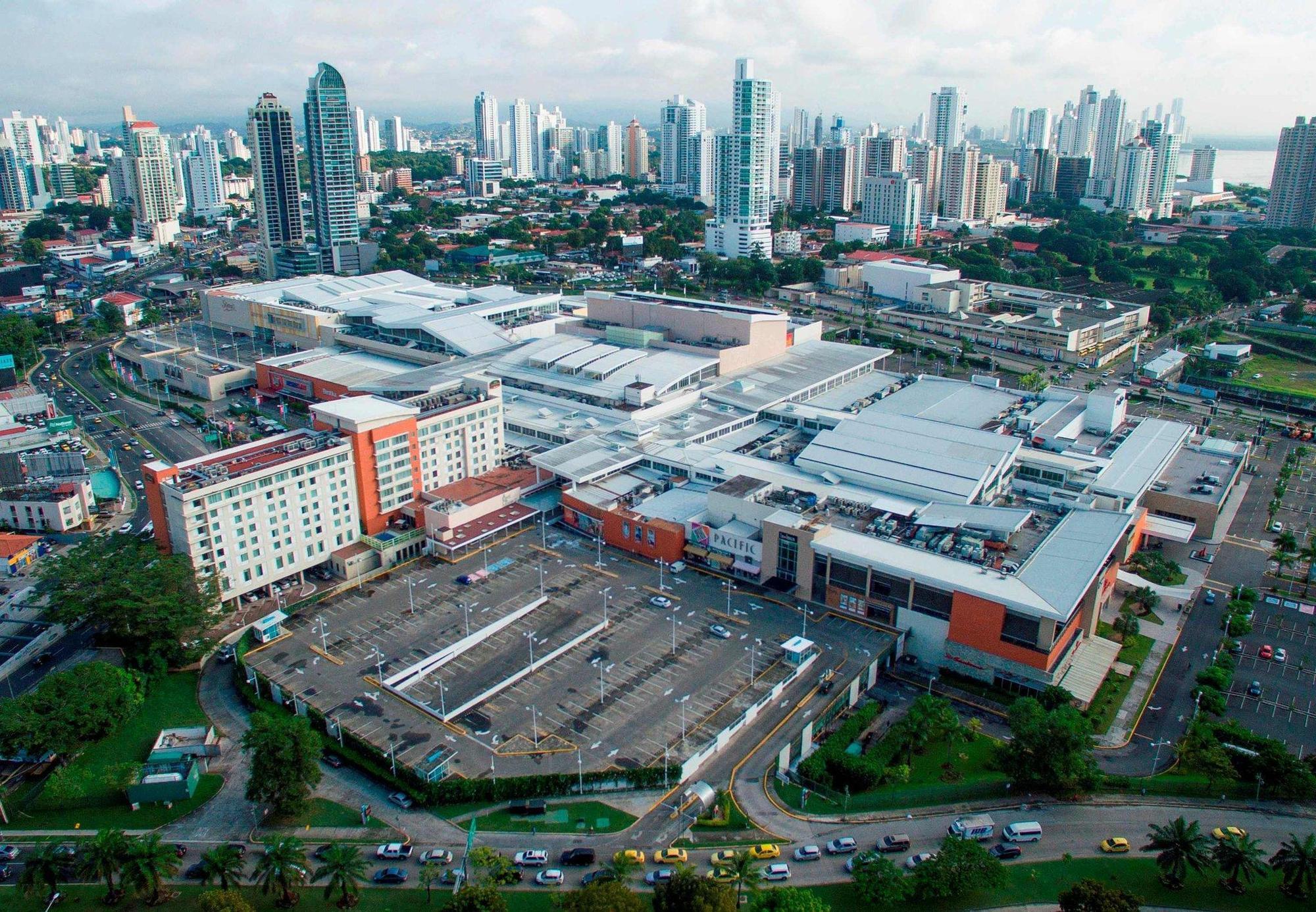 Courtyard By Marriott Multiplaza Mall Hotel 4*